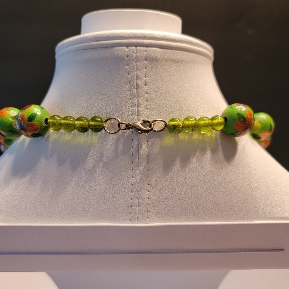 Vintage Chunky Wood Bead Necklace - Picture 3 of 5